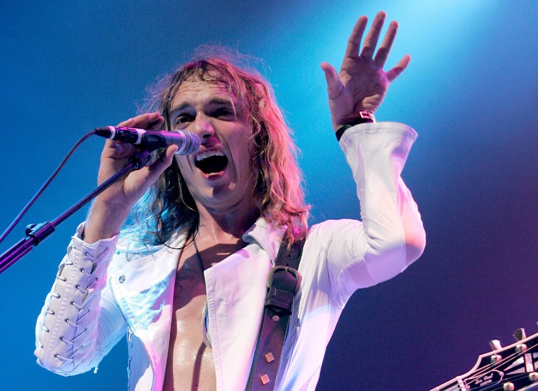 Justin Hawkins, singer of The Darkness, 2004