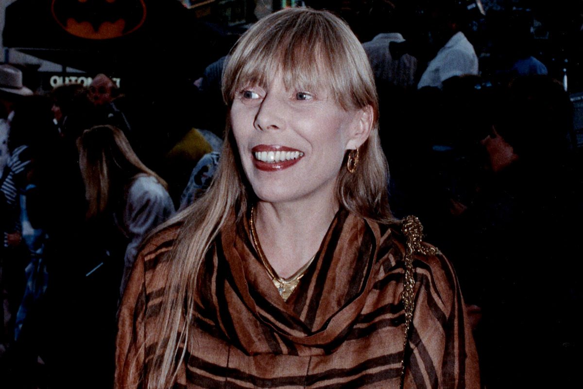 Joni Mitchell attends the Batman movie premiere on June 19, 1989