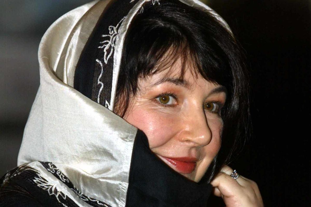 Kate Bush arriving at Buckingham Palace for a reception to celebrate musicians and the music business, 2005