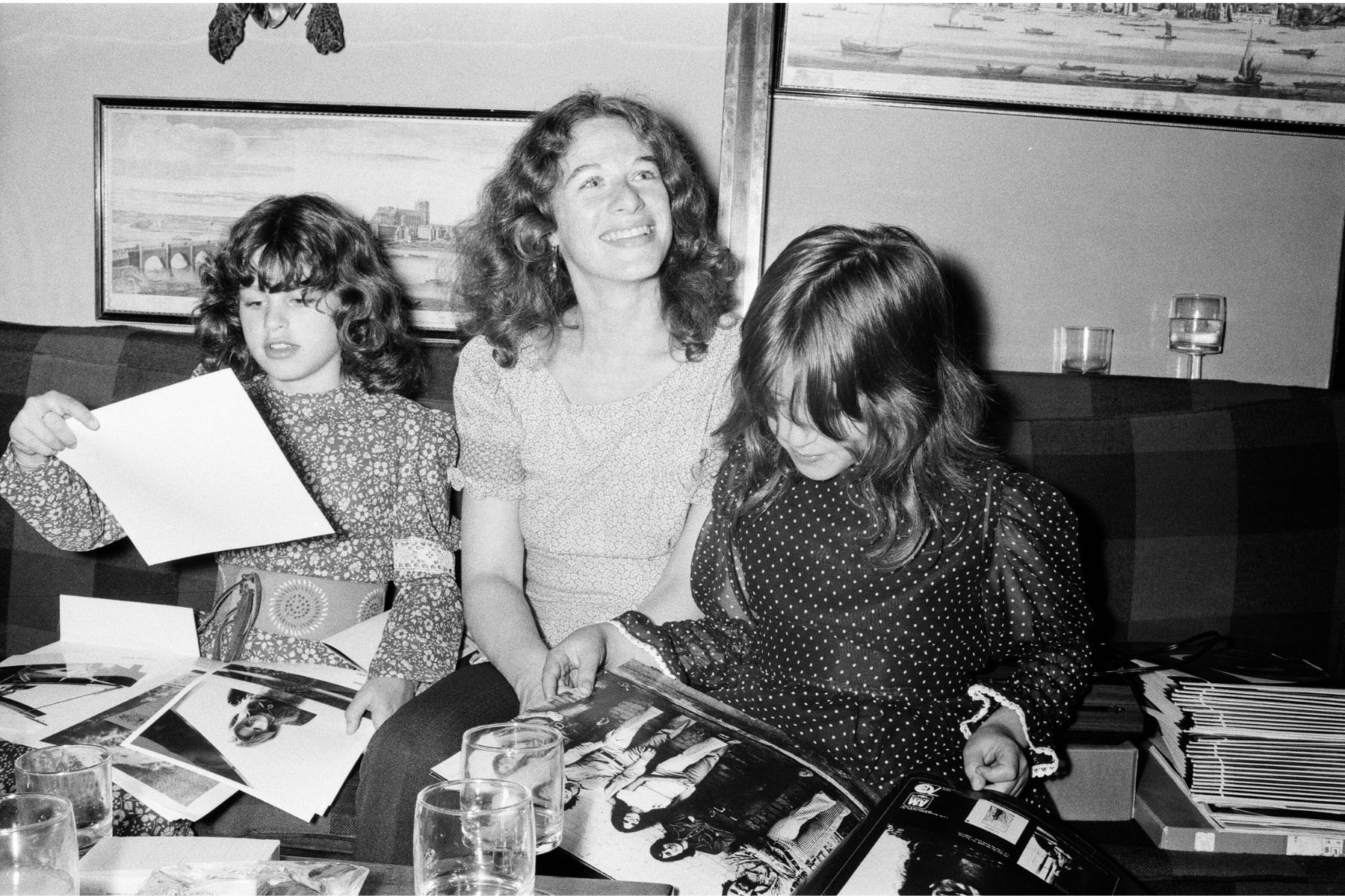 Carole King singer/songwriter, with her children Sherrie (right) and Louise (left), together for a press conference at The Hispaniola Restaurant on the Thames Embankment in London. Picture taken 8th July 1971