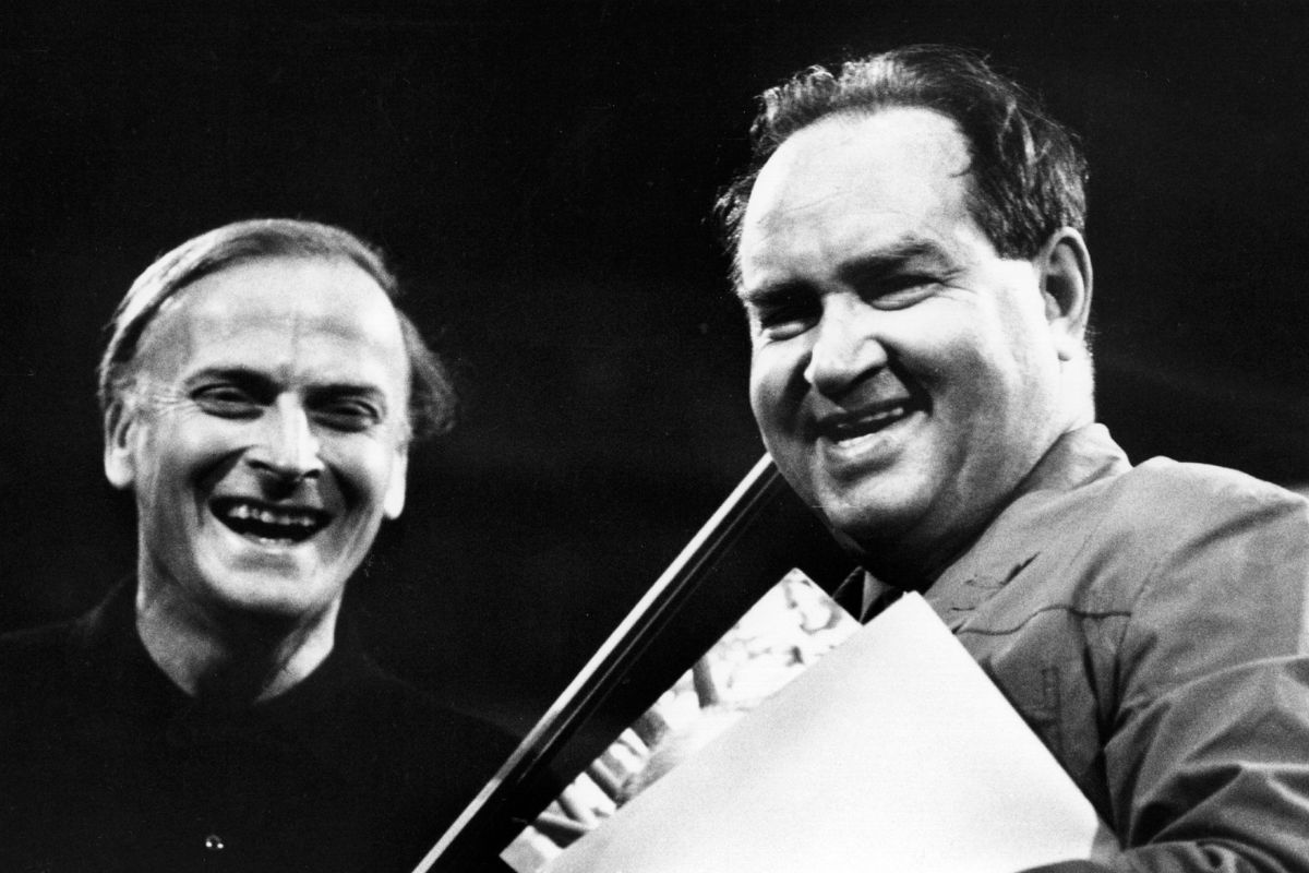 David Oistrakh (R) with fellow violin legend Yehudi Menuhin