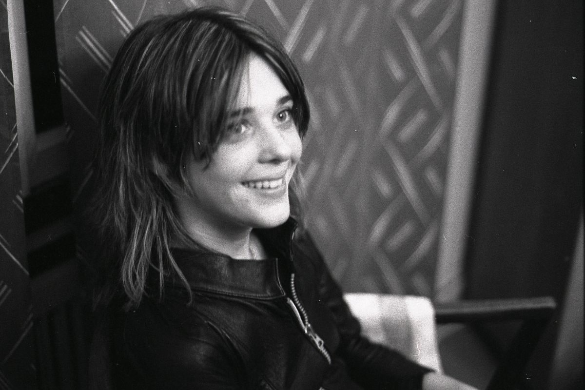 Singer and bassist Suzi Quatro posed backstage after a show in Hamburg, Germany in 1973