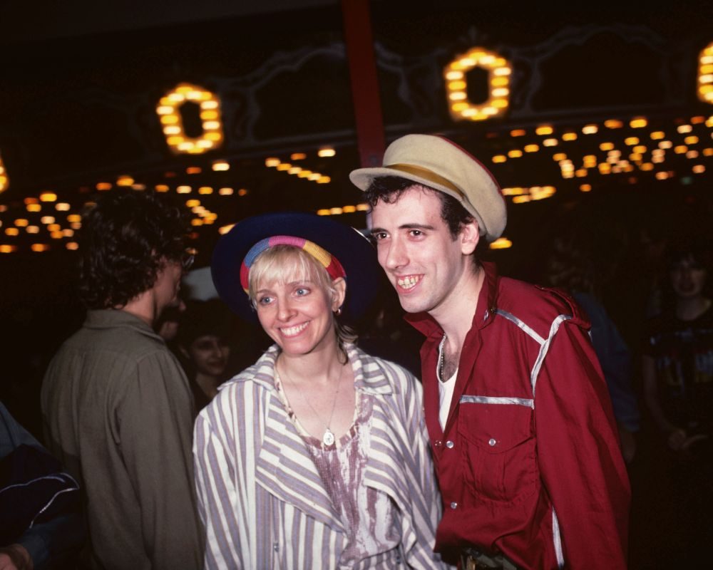 Mick Jones of The Clash with girlfriend Ellen Foley, 1982