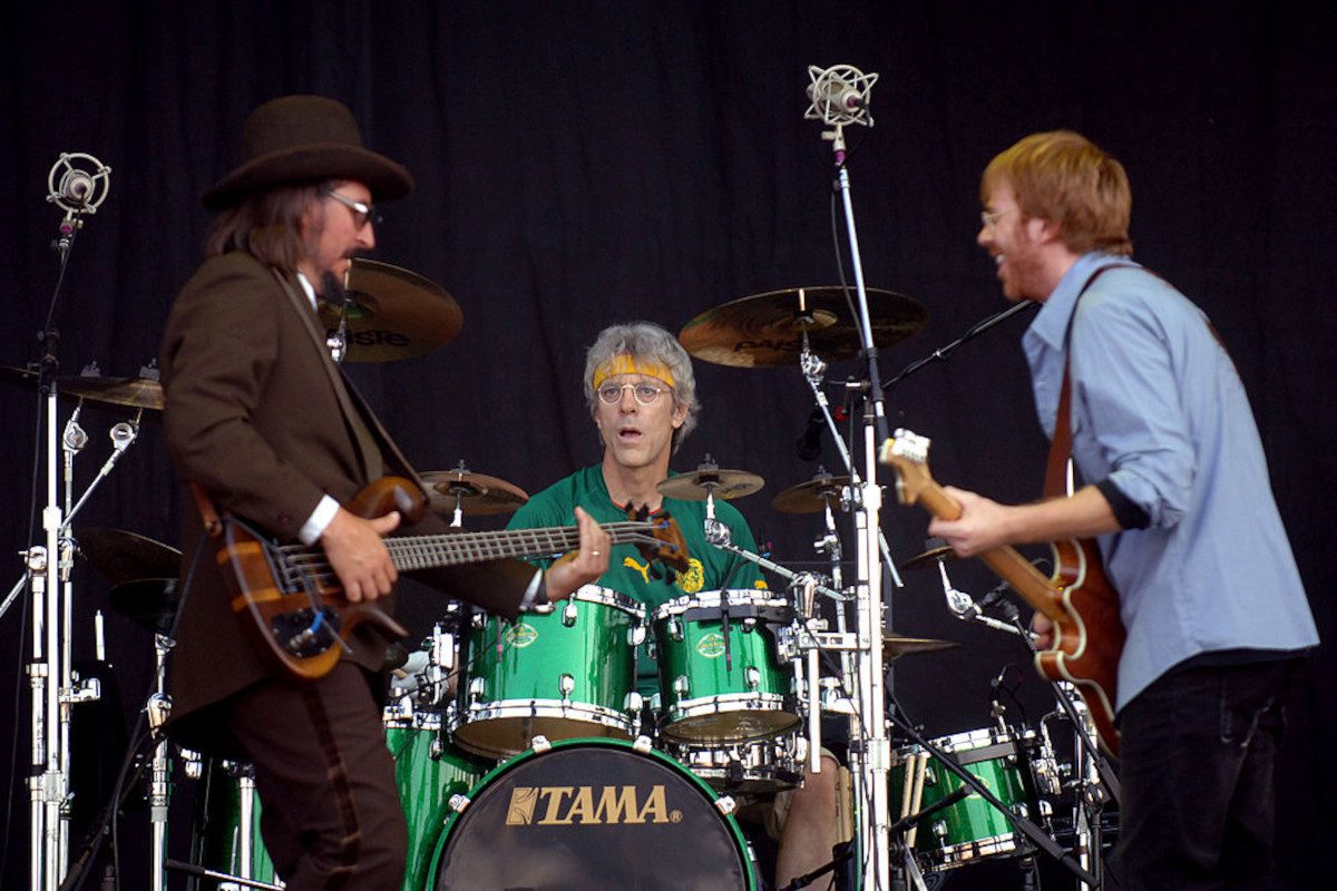 Oysterhead performing live at Bonnaroo, 2006. L-R: Les Claypool, Stewart Copeland, Trey Anastasio
