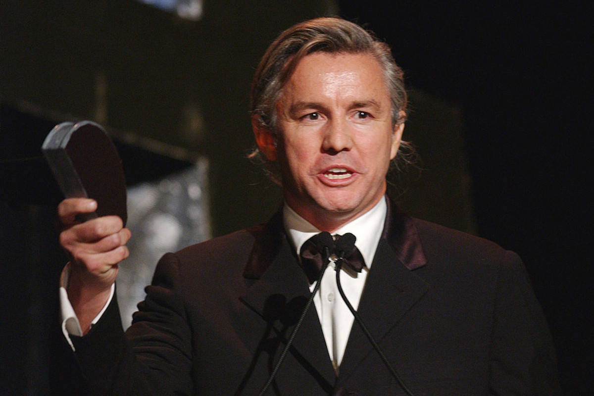 Baz Luhrmann presenting an award at the 5th Annual Hollywood Film Festival Gala Ceremony Awards, 2001