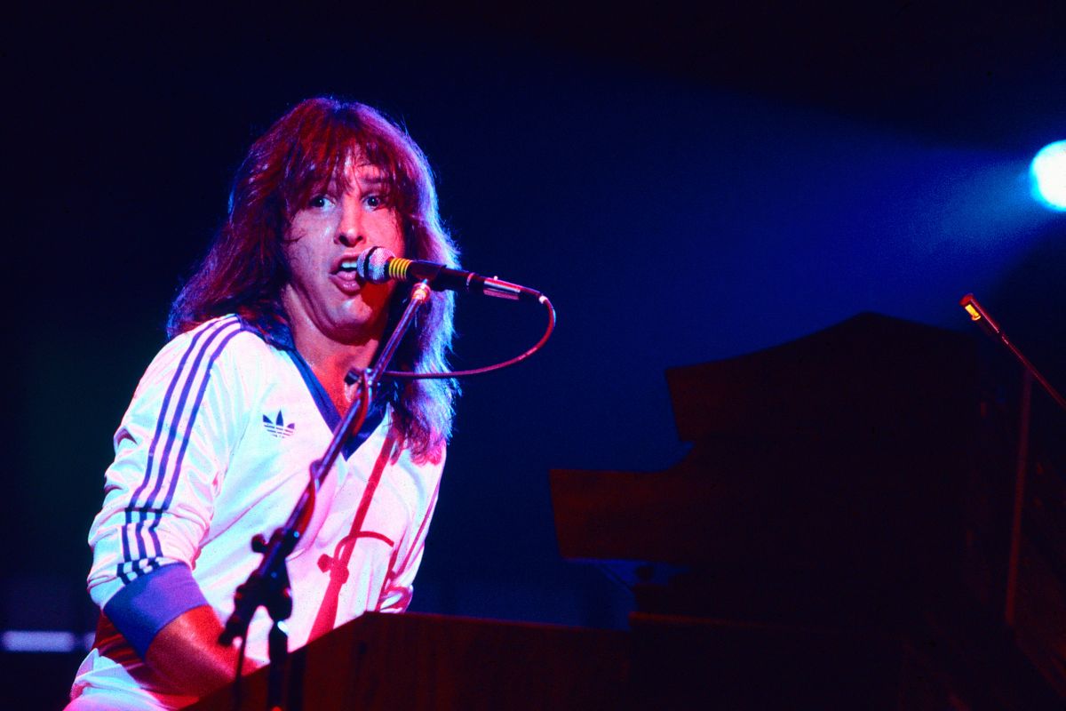 Steve Walsh of Kansas performs at Georgia Tech in Atlanta, circa 1978