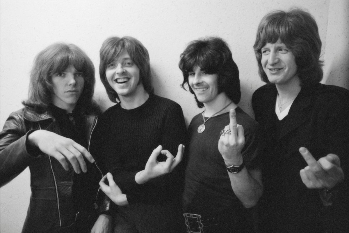 Badfinger gives the finger, 1970. Left to right): Mike Gibbins, Joey Molland, Tom Evans, Pete Ham