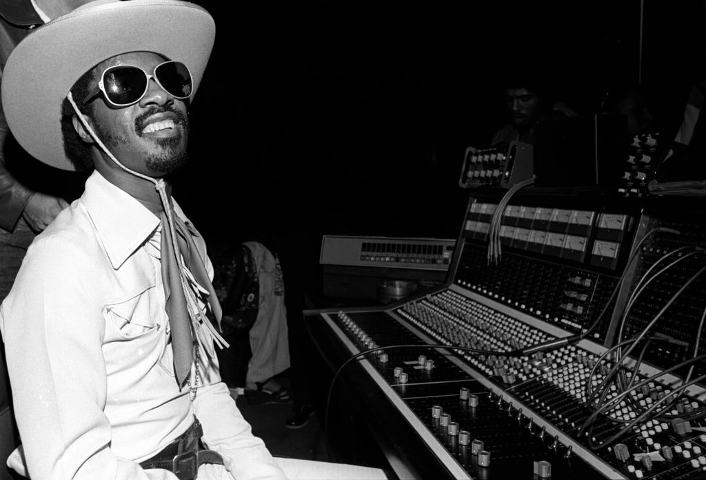 Stevie Wonder promoting the album Songs In The Key Of Life, dressed as cowboy