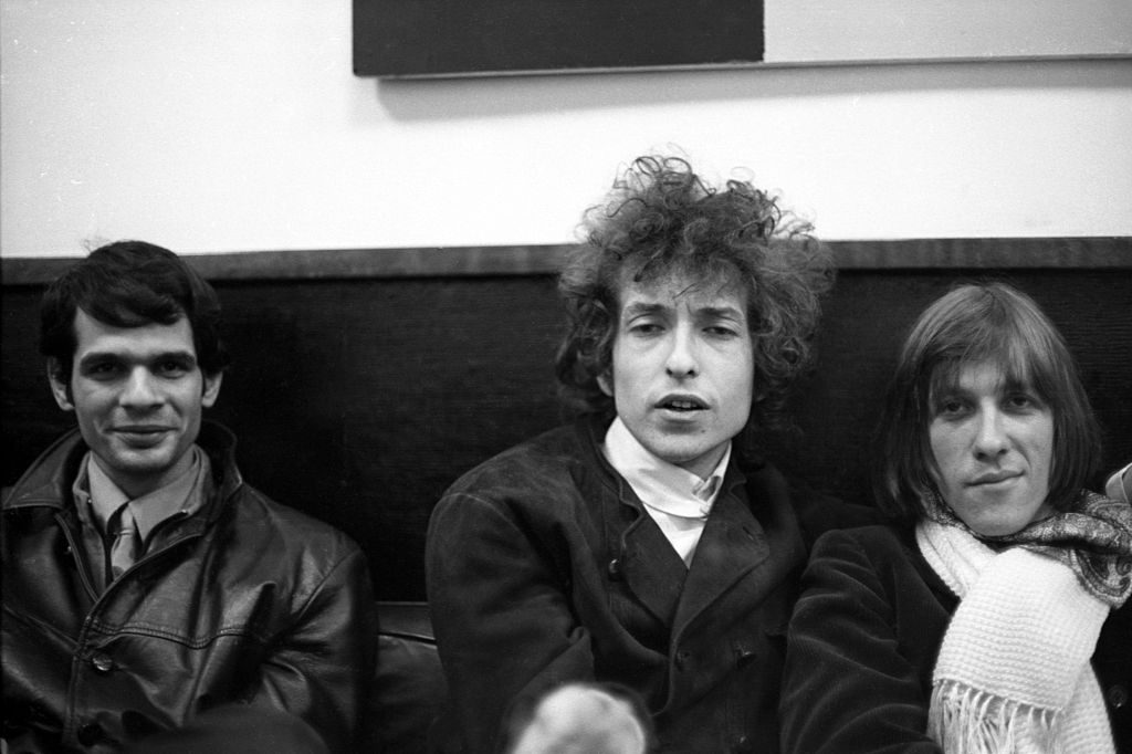 Bob Dylan flanked by musicians Al Kooper and Doug Sahm, 1966