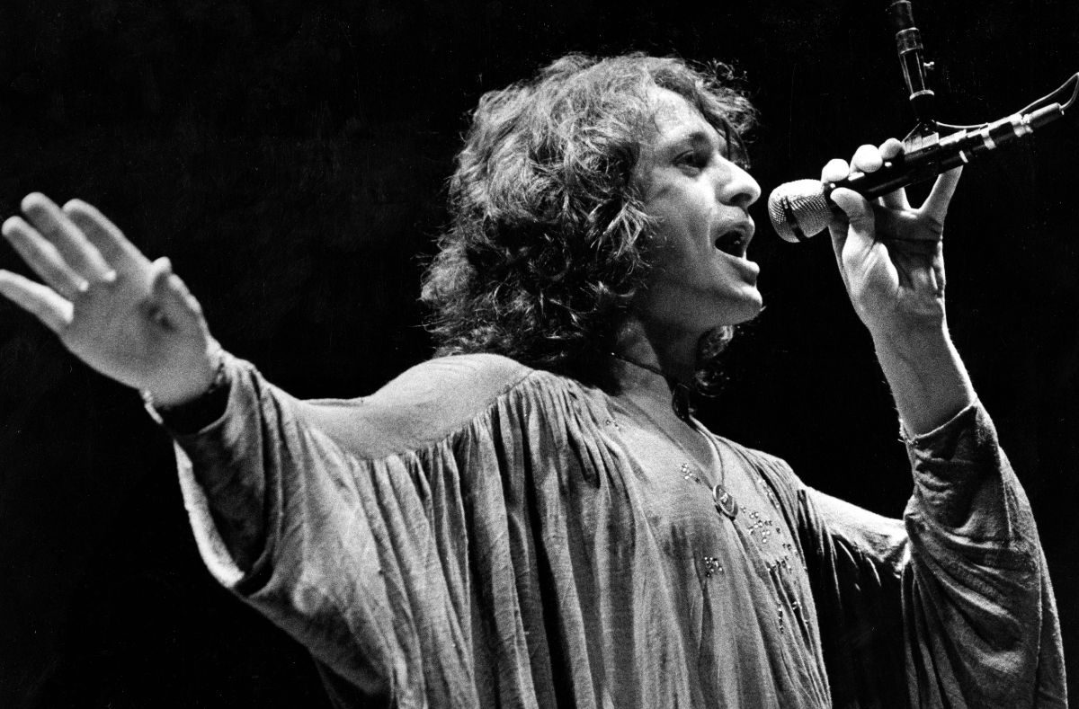 Jon Anderson singer of Yes, 1975
