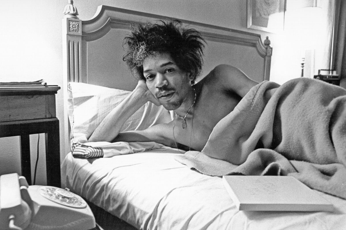 Jimi Hendrix in bed 1968