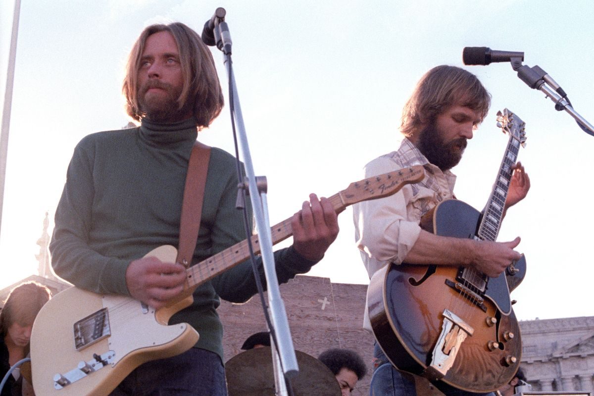 Skip Spence (left) performing with Moby Grape, 1968