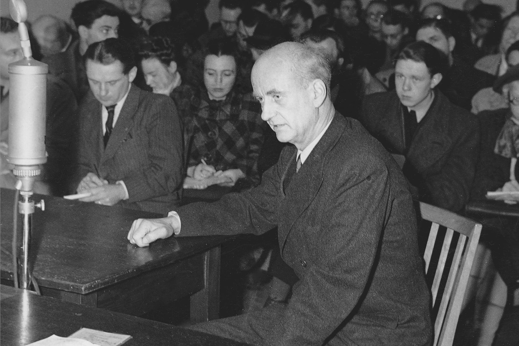 Wilhelm Furtwängler is grilled by the Denazification Board, 1946 © Getty Images
