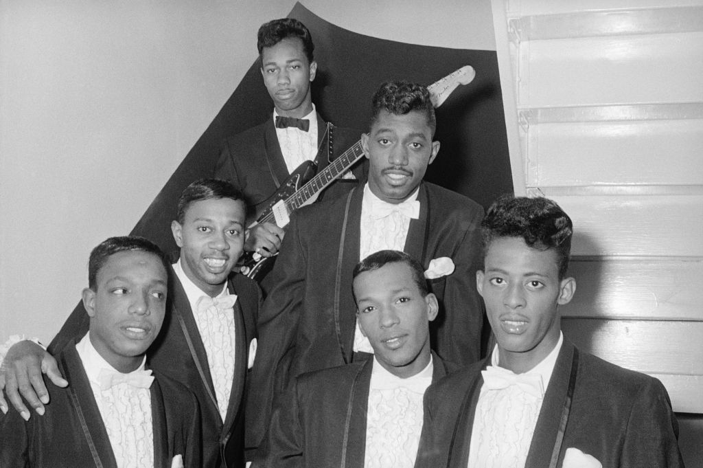 The Temptations, 1964. Clockwise from bottom left: Paul Williams, Melvin Franklin, Cornelius Grant (Music Director), Otis Williams, David Ruffin and Eddie Kendricks
