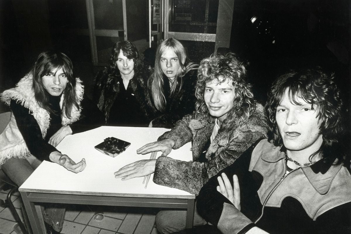Yes (L-R) Steve Howe, Jon Anderson, Rick Wakeman, Bill Bruford and Chris Squire, 1972