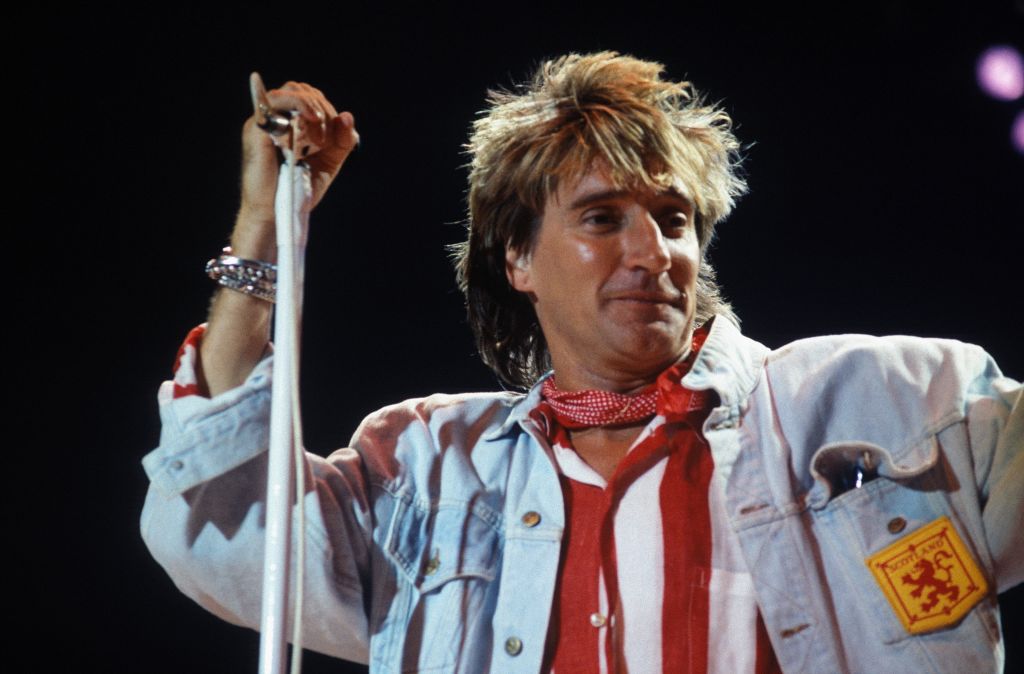 Rod Stewart performs at Zenith concert hall, Paris, 1986 