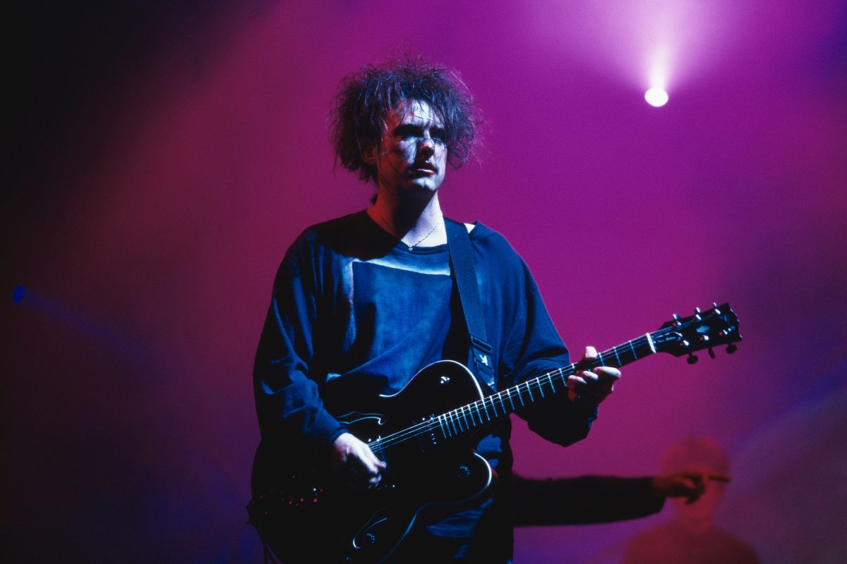 Robert Smith, singer of The Cure, at the 1995 Glastonbury Festival
