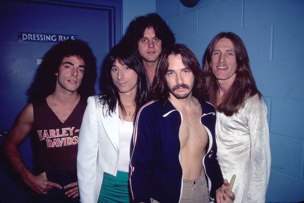 Journey, soft rock band, 1980. L-R: Neal Schon, Steve Perry, Gregg Rolie, Steve Smith, Ross Valory