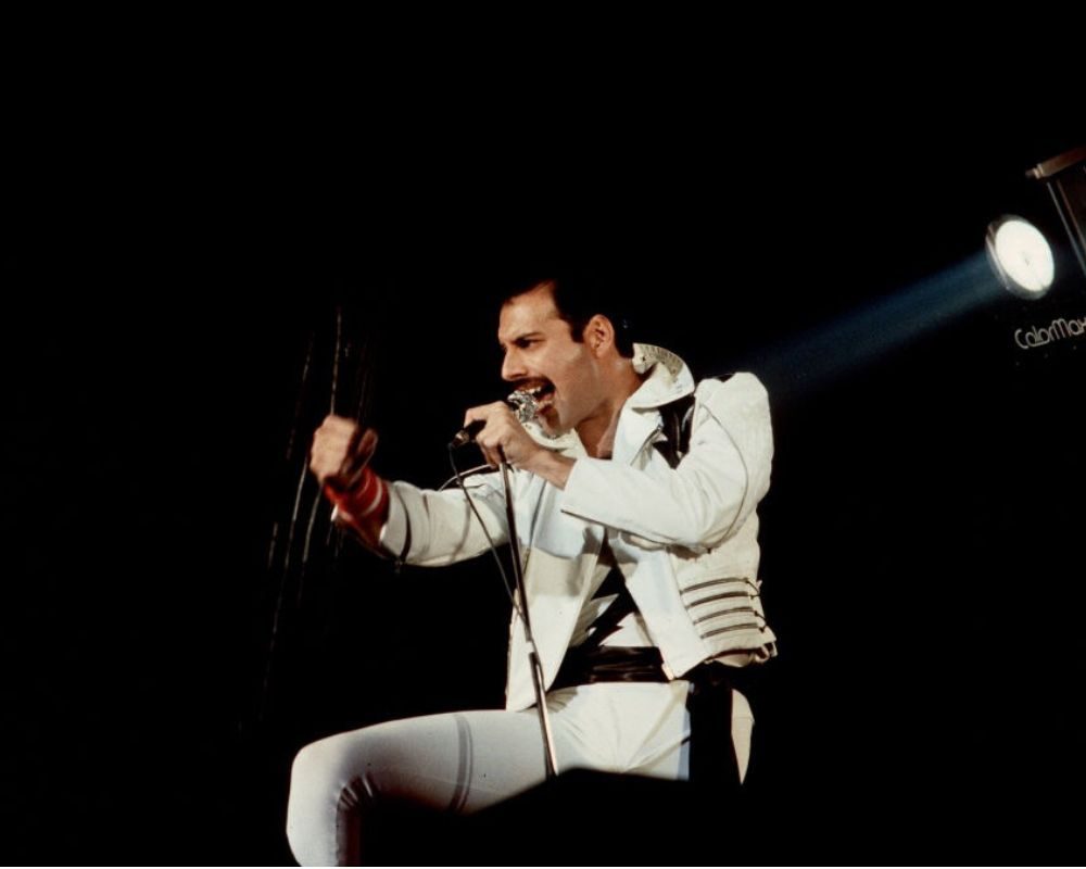 Queen - Freddie Mercury onstage 1984