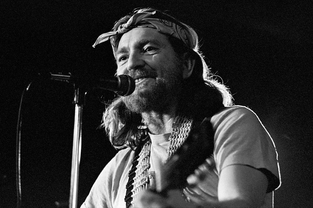 Willie Nelson performs at the Great Southeast Music Hall on October 27, 1975 in Atlanta, Georgia