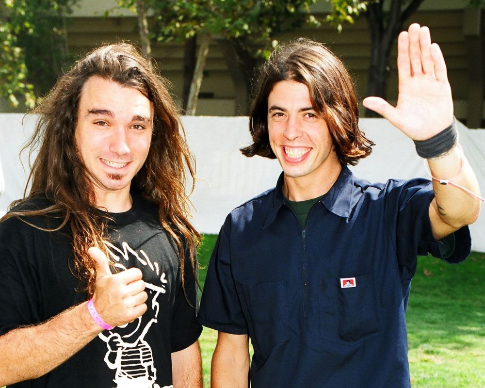 Dave Abruzzese of Pearl Jam and Nirvana's Dave Grohl at the 1992 MTV Video Music Awards