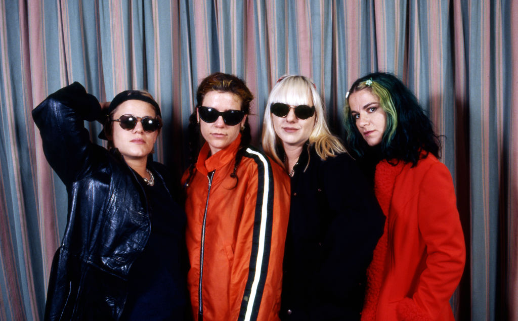 Group portrait of L7 in London, 1992. L-R Jennifer Finch, Donita Sparks, Suzi Gardner, Dee Plakas