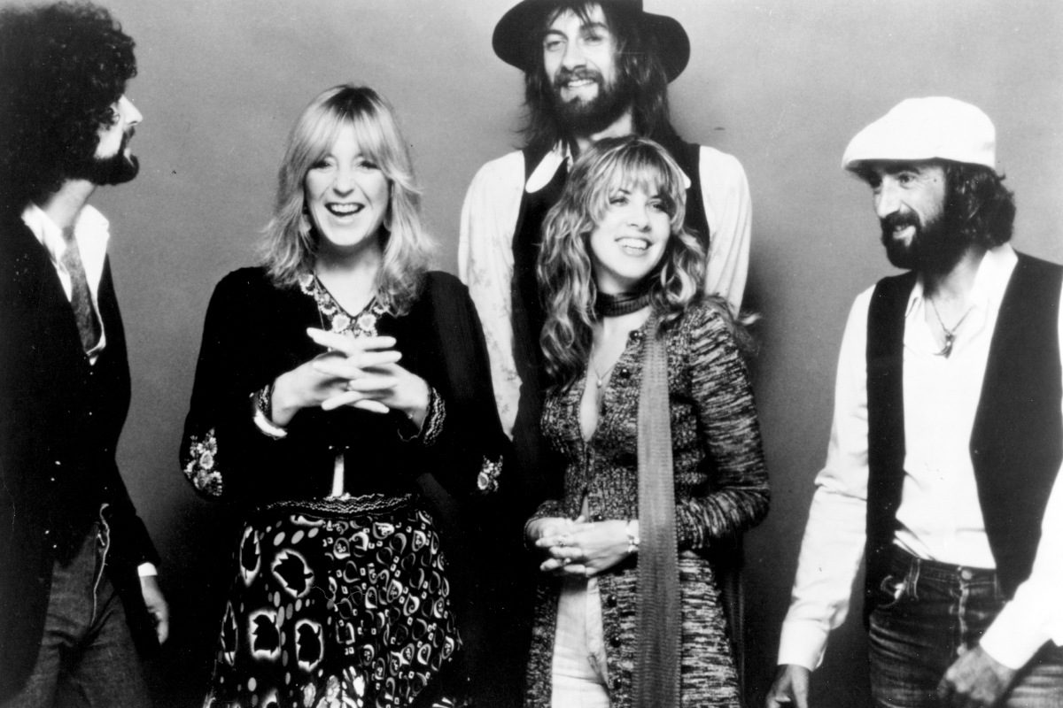 Lindsey Buckingham, Christine McVie, Mick Fleetwood, Stevie Nicks and John McVie of Fleetwood Mac pose for a portrait in circa 1977