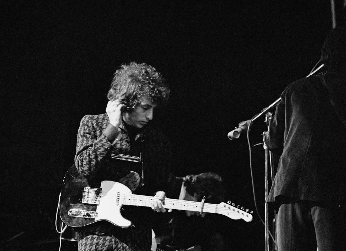 Bob Dylan on stage in Paris, 25th June 1966