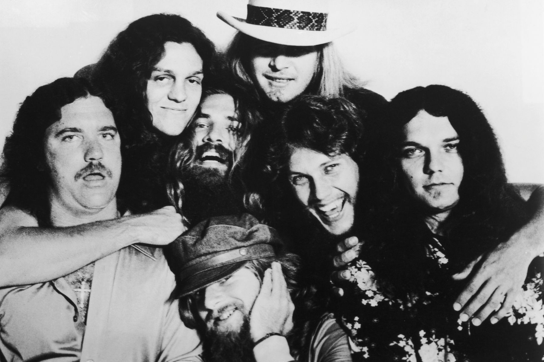 American southern rock band Lynyrd Skynyrd, circa 1976. Left to right: Billy Powell, Allen Collins, Artimus Pyle, Leon Wilkeson, Ronnie Van Zant, Steve Gaines and Gary Rossington