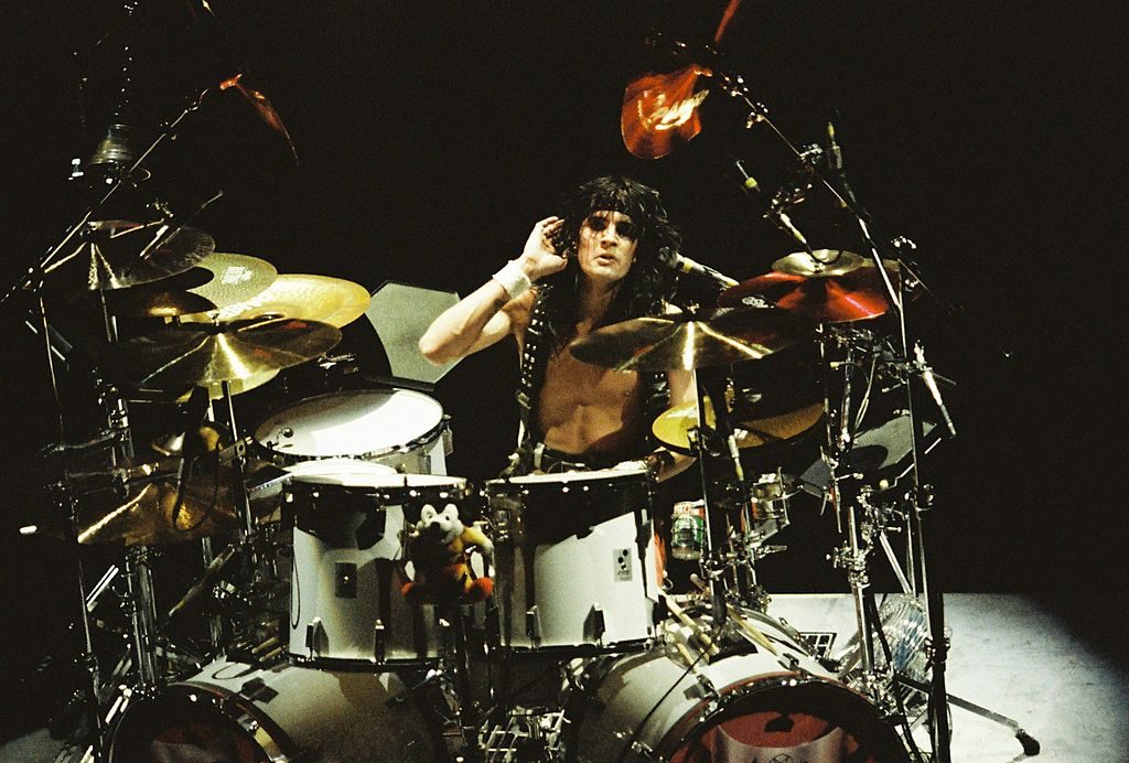 Motley Crue drummer Tommy Lee performing live onstage, 1986