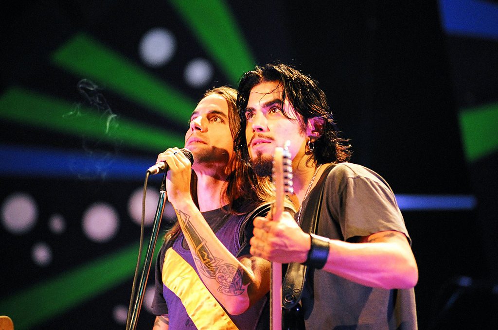 Red Hot Chili Peppers' Anthony Kiedis (left) and Dave Navarro during 1995 MTV Video Music Awards Rehearsals