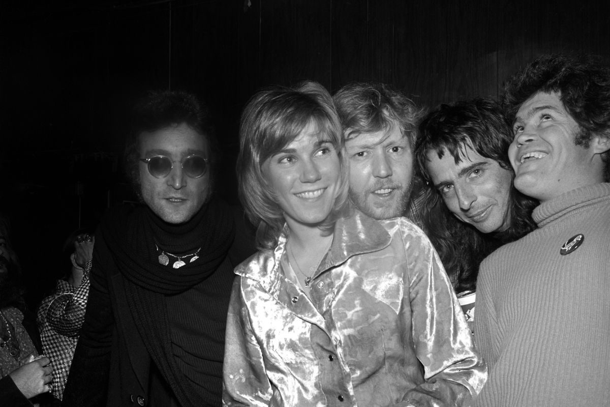 Drinking buddies known as 'The Hollywood Vampires' (L-R John Lennon (during his 'Lost Weekend' period), Harry Nilsson, Alice Cooper and Micky Dolenz celebrate an early Thanksgiving with singer Anne Murray (2nd from left) at the Troubadour on November 21, 1973 in Los Angeles, California