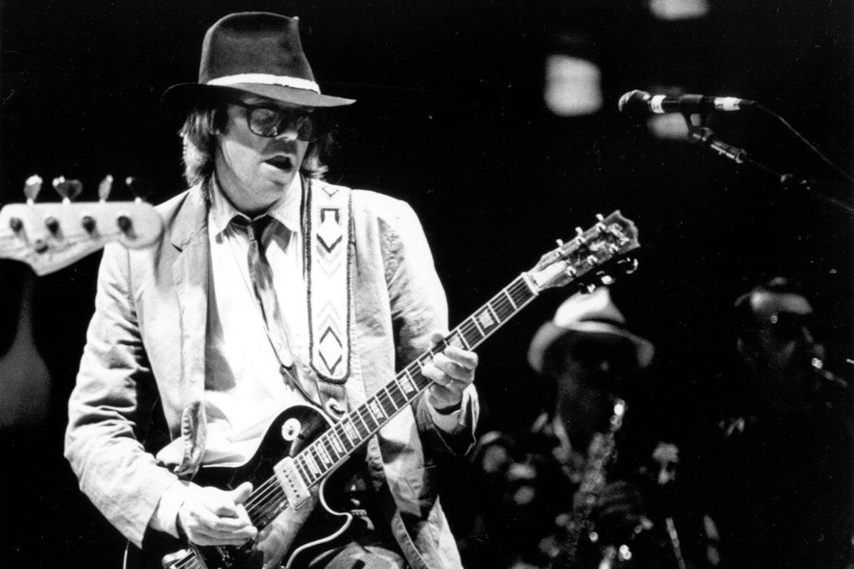 Neil Young And The Bluenotes perform at The World, April 1988