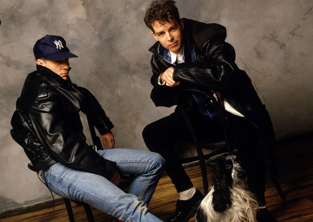 Pet Shop Boys posed in London in 1987