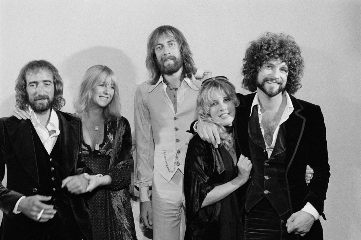 Fleetwood Mac at the American Rock Music Awards, 18 Sept 1976. From left: John McVie, Stevie Nicks, Mick Fleetwood, Christine McVie, Lindsey Buckingham